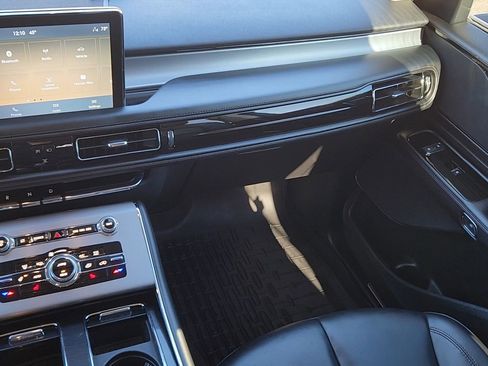 Used 2024 Lincoln Aviator AWD w/ Premium Package image 6