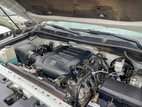 Used 2019 Toyota Tundra SR5 AWD/4WD image 36