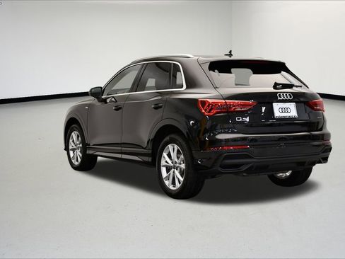 Used 2025 Audi Q3 2.0T Premium w/ Convenience Package image 3
