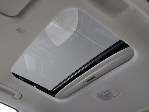Certified 2026 Hyundai Venue SEL FWD image 16
