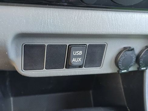 Used 2012 Toyota Tacoma 4x4 Double Cab image 4