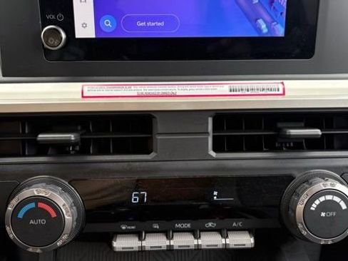 Used 2024 Toyota Tacoma TRD Off-Road image 11