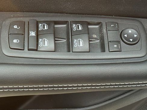 New 2026 Chrysler Pacifica Select image 11