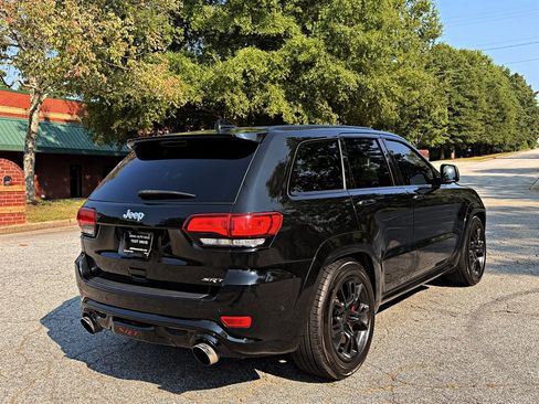 Used 2017 Jeep Grand Cherokee SRT AWD/4WD image 5