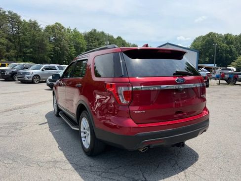 Used 2016 Ford Explorer FWD image 3
