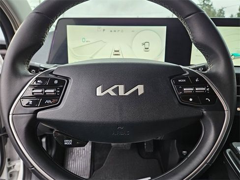 Used 2024 Kia EV6 Light image 18