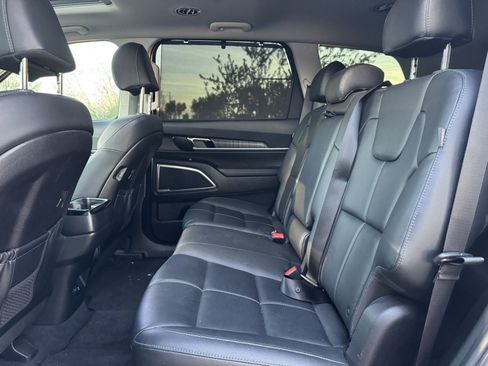 Used 2024 Kia Telluride EX image 13