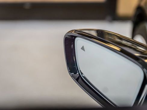 Used 2019 BMW 740i w/ Executive Package image 51