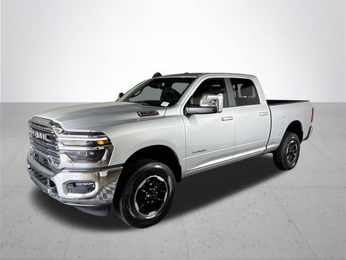 New 2026 RAM 2500 Laramie AWD/4WD image 2