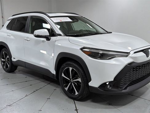 Certified 2024 Toyota Corolla Cross XSE w/ Convenience Package image 3