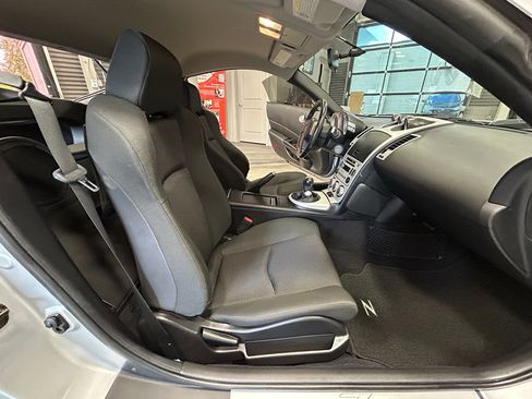 Used 2006 Nissan 350Z Coupe w/ (N93) Cargo Convenience Pkg RWD image 31