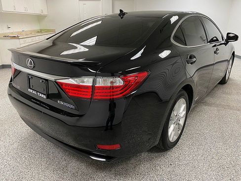 Used 2013 Lexus ES 300h w/ Premium Pkg image 5