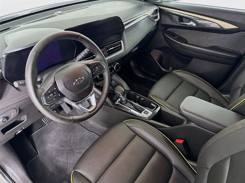 Used 2025 Chevrolet TrailBlazer ACTIV w/ Convenience Package image 10