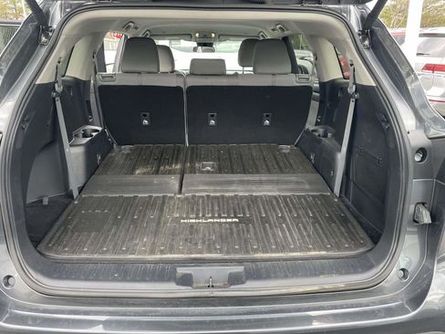 Used 2024 Toyota Highlander LE image 48
