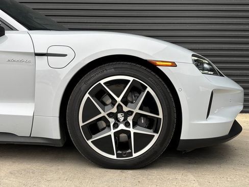 Certified 2025 Porsche Taycan image 10