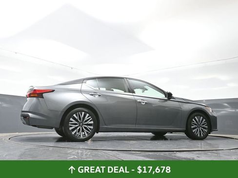 Used 2024 Nissan Altima 2.5 SV image 48