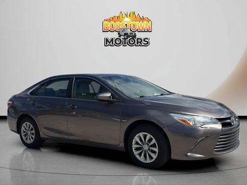 Used 2017 Toyota Camry LE FWD image 10