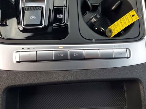 New 2026 Kia Carnival EX FWD image 21