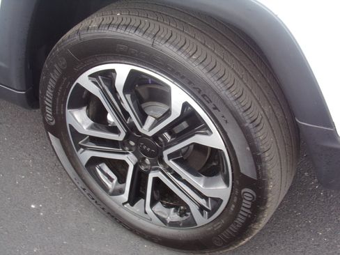 Used 2022 Jeep Compass Limited image 9