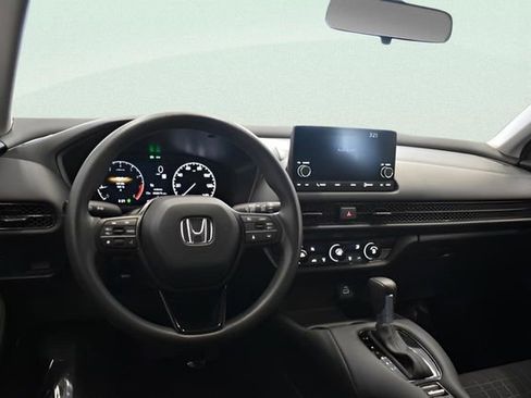 Used 2025 Honda HR-V LX image 25