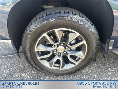 Used 2023 Chevrolet Silverado 1500 LT AWD/4WD image 10