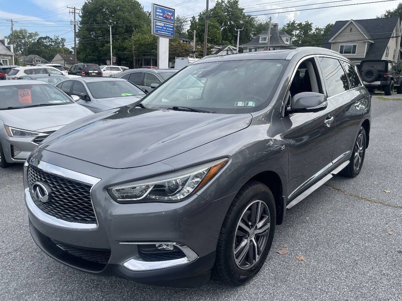 Used 2019 INFINITI QX60 Luxe w/ Essential Package AWD/4WD image 2