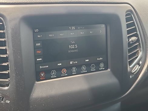 Used 2019 Jeep Compass Latitude w/ Popular Equipment Group AWD/4WD image 14
