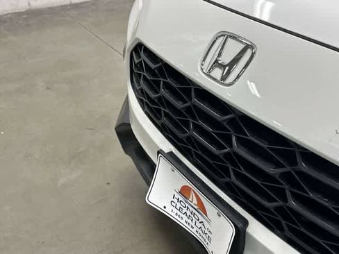 Certified 2027 Honda HR-V LX image 30