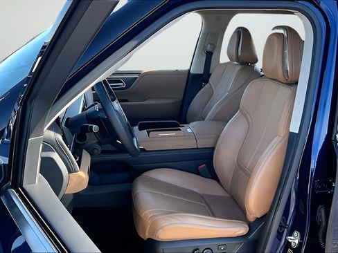 Used 2025 INFINITI QX80 Sensory AWD/4WD image 18
