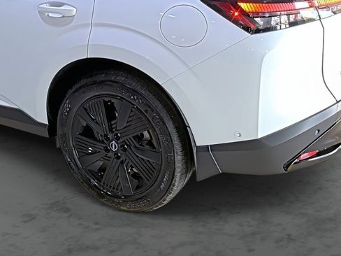 New 2025 Nissan Murano SV AWD/4WD image 9