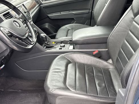 Used 2018 Volkswagen Atlas SEL Premium image 12