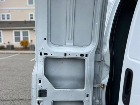 Used 2018 Chevrolet Express 2500 image 32