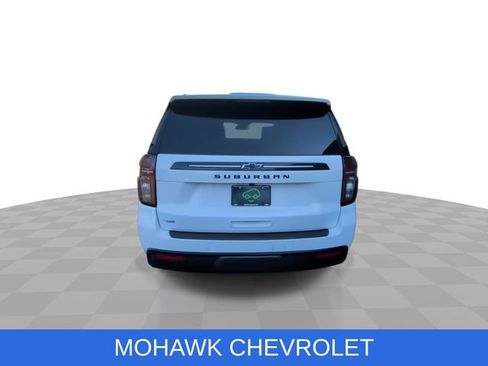 Used 2024 Chevrolet Suburban Z71 w/ Luxury Package AWD/4WD image 8