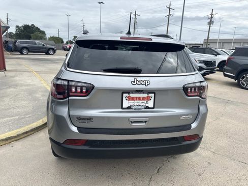 Certified 2022 Jeep Compass Latitude image 6
