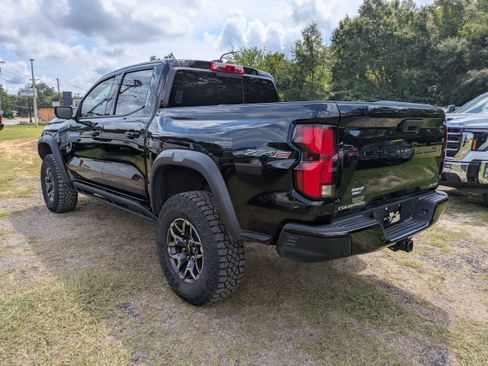 Used 2026 Chevrolet Colorado ZR2 AWD/4WD image 6
