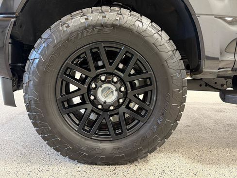 Used 2019 Ford F250 Lariat w/ Lariat Ultimate Package AWD/4WD image 9