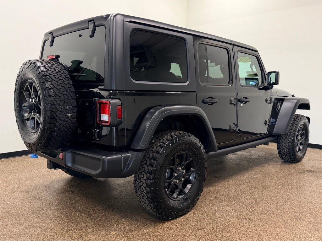 Used 2024 Jeep Wrangler Unlimited AWD/4WD image 6
