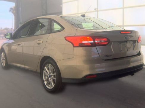 Used 2015 Ford Focus SE FWD image 8