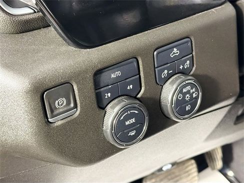 Used 2022 Chevrolet Silverado 1500 RST image 10