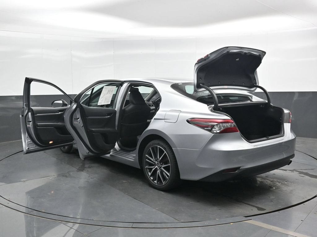 Used 2021 Toyota Camry XLE FWD image 47