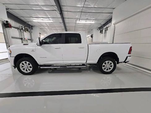 Used 2023 RAM 2500 Laramie AWD/4WD image 2