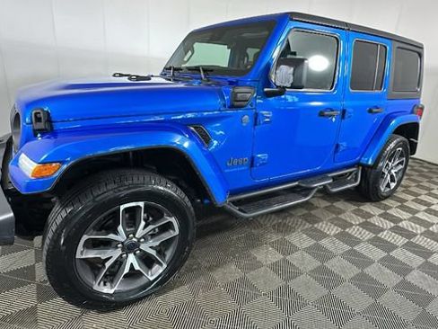 Used 2024 Jeep Wrangler Unlimited w/ Convenience Group AWD/4WD image 6