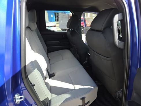 Used 2025 Toyota Tacoma SR5 AWD/4WD image 21