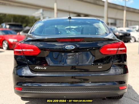 Used 2018 Ford Focus SE FWD image 6