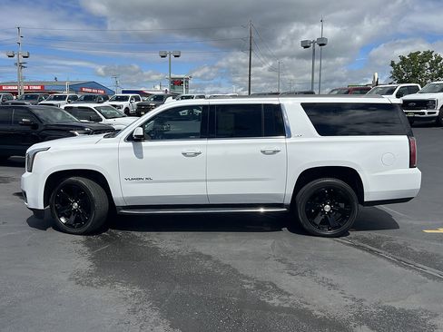Used 2017 GMC Yukon XL SLT AWD/4WD image 11