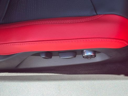Used 2025 Chevrolet Corvette Stingray Premium Cpe w/ Z51 Performance Package RWD image 11