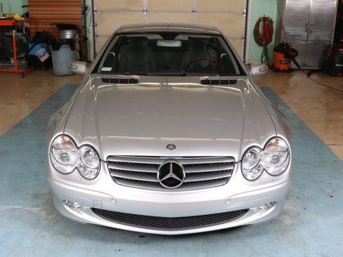 Used 2005 Mercedes-Benz SL 600 image 4