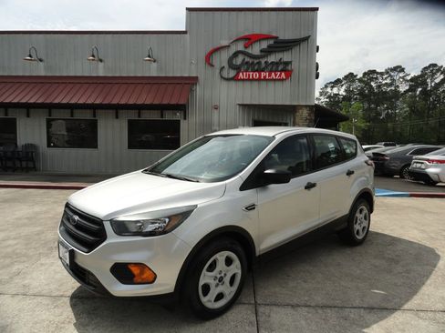 Used 2018 Ford Escape S image 1