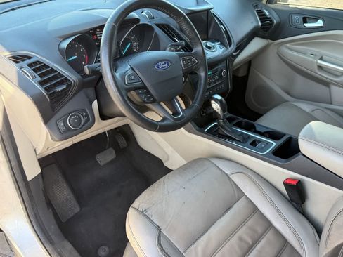 Used 2019 Ford Escape Titanium FWD image 16