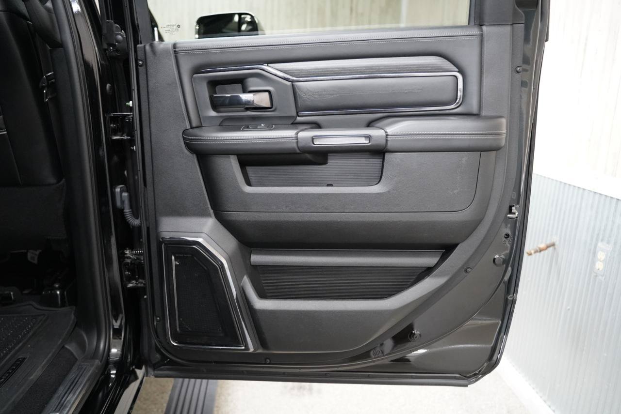 Used 2022 RAM 2500 Limited AWD/4WD image 38